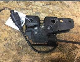 Замок капота для Skoda Fabia 2007-2015  запчасти бу