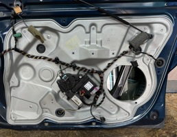 Трос открывания передней двери для Skoda Octavia (A5 1Z-) 2004-2013  запчасти бу