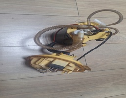 Насос топливный электрический для Land Rover Range Rover Sport 2005-2012  запчасти бу