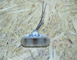 Повторитель на крыло белый для Ford Fiesta 2001-2007  запчасти бу