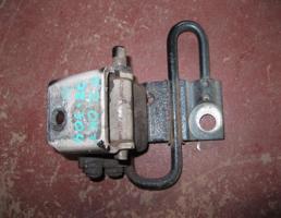 Петля двери передней правой нижняя для Skoda Octavia (A4 1U-) 2000-2011  запчасти бу