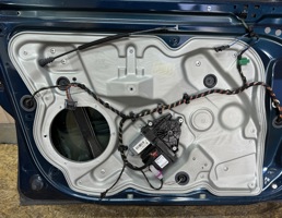 Трос открывания передней двери для Skoda Octavia (A5 1Z-) 2004-2013  запчасти бу