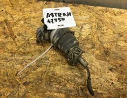 Насос омывателя для Opel Astra H / Family 2004-2015  запчасти бу