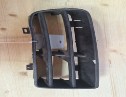 Решетка переднего бампера правая для VW Golf IV/Bora 1997-2005  запчасти бу