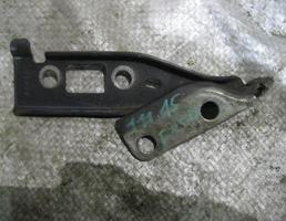 Петля капота правая для Ford Fiesta 2001-2007  запчасти бу