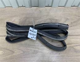 Уплотнитель двери передней левой для Ford Mondeo IV 2007-2015  запчасти бу