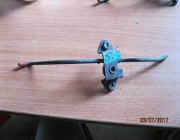 Крючок капота для Skoda Octavia (A4 1U-) 2000-2011  запчасти бу