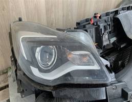 Кронштейн фары правой для Opel Insignia 2013-2017  запчасти бу