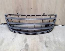 Решетка в бампер центральная для Opel Corsa D 2006-  запчасти бу