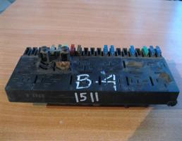 Блок предохранителей для Audi 80 /90 (B3) 1986-1991  запчасти бу