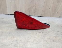 Фонарь задний внутренний правый для Peugeot 3008 2010-2016  запчасти бу