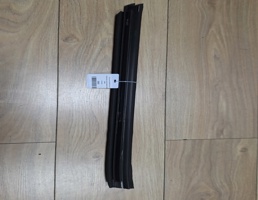 Уплотнитель стекла задней правой двери для Lexus RX 350/450H 2017-2019  запчасти бу
