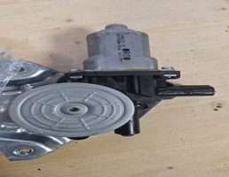 Мотор стеклоподъемника передний левый для Honda Civic 5D 2012-2016  запчасти бу