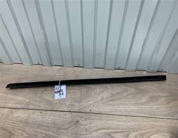 Уплотнитель стекла передней двери для Ford Focus II 2005-2008  запчасти бу