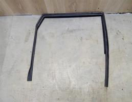 Уплотнитель стекла задней правой двери для Chevrolet Captiva (C100) 2006-2011  запчасти бу