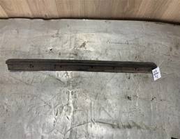 Уплотнитель стекла передней двери для Mazda CX 7 2007-2012  запчасти бу