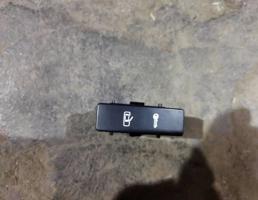 Кнопка центрального замка для VW Touareg 2002-2010  запчасти бу