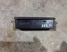 Дефлектор воздушный для VW Touareg 2002-2010  запчасти бу