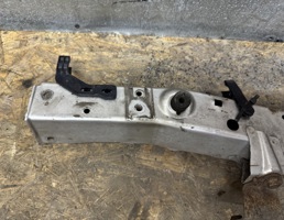 Панель передняя телевизор для Toyota Avensis III 2009-2011  запчасти бу