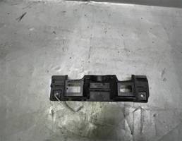Кронштейн переднего бампера правый для Land Rover Discovery III 2004-2009  запчасти бу