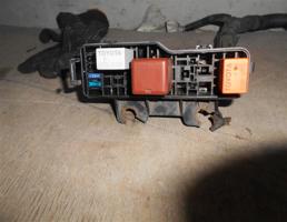 Блок реле для Toyota Avensis II 2003-2008  запчасти бу