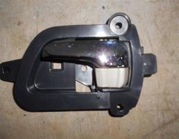 Ручка двери внутренняя левая для Mitsubishi Outlander XL (CW) 2006-2012  запчасти бу