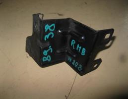 Кронштейн переднего бампера правый для Mercedes Benz C-CLASS (W203), 2000 - 2007  запчасти бу