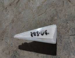 Повторитель на крыло правый белый для Renault Megane II 2002-2009  запчасти бу