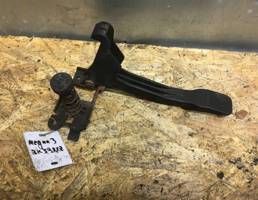 Крючок капота для Renault Megane III 2009-2016  запчасти бу