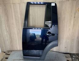 Накладка стекла заднего левого для Land Rover Discovery III 2004-2009  запчасти бу