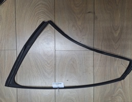 Уплотнитель стекла задней правой двери для Lexus RX 350/450H 2017-2019  запчасти бу