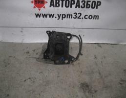 Кронштейн усилителя переднего бампера левый для Audi A3 (8P1) 2003-2013  запчасти бу