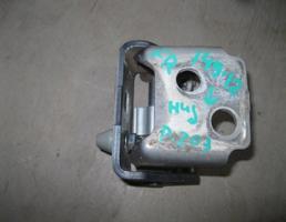 Петля двери передней правой нижняя для Peugeot 207 2006-2013  запчасти бу