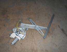 Мотор стеклоподъемника передний правый для Toyota Avensis II 2003-2008  запчасти бу