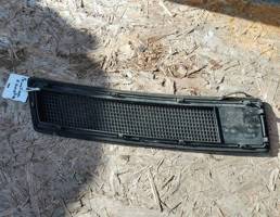 Решетка в капот для Opel Vivaro  с 2006-2014  запчасти бу
