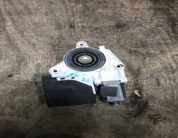 Мотор стеклоподъемника передний левый для Audi A3 (8P1) 2003-2013  запчасти бу