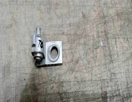 Петля двери передней левой нижняя для VW Touran 2003-2010  запчасти бу