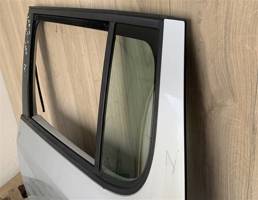 Стекло двери задней левой (форточка) для Skoda Fabia 2007-2015  запчасти бу