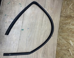 Уплотнитель двери передней Л=П для VW Golf IV/Bora 1997-2005  запчасти бу