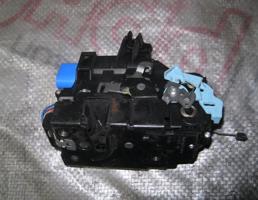 Замок двери передней правой для Skoda Octavia (A5 1Z-) 2004-2013  запчасти бу