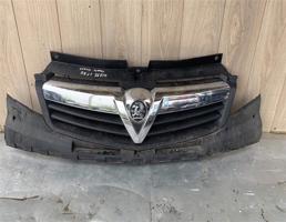 Решетка радиатора для Opel Vivaro  с 2006-2014  запчасти бу